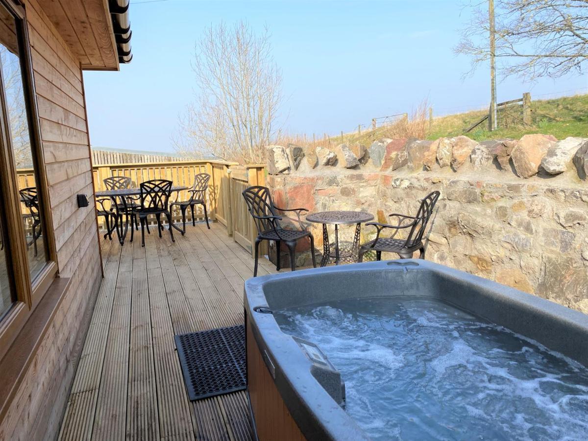 Partridge Lodge With Hot Tub Forgandenny Exterior photo