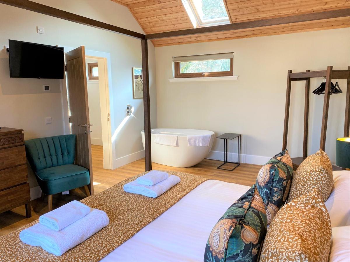 Partridge Lodge With Hot Tub Forgandenny Exterior photo